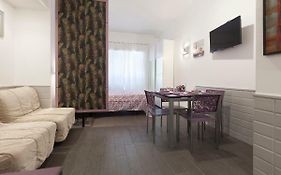 My Purple Apartment In The Center Of Rome